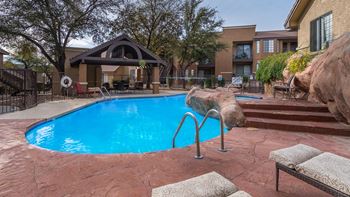 2 Sparkling pools